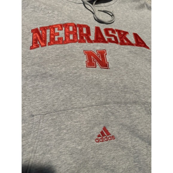 Adidas Nebraska Cornhuskers Hoodie Mens M Gray Red Logo NCAA College Sweatshirt - Picture 2 of 8